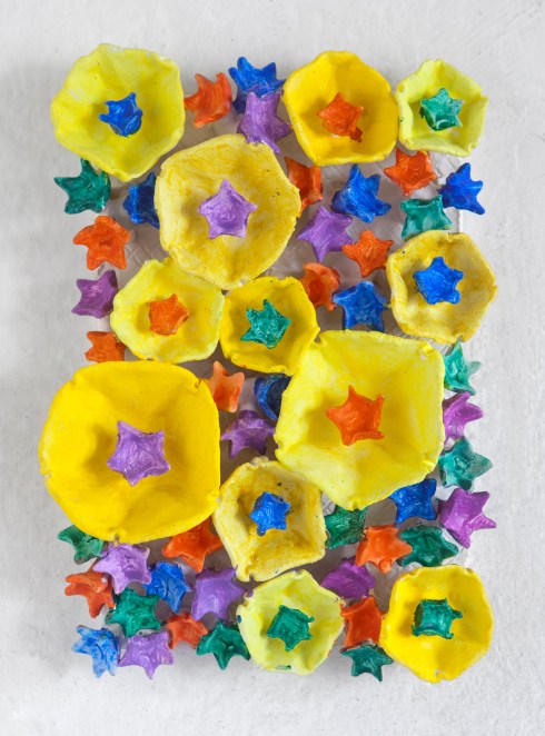 4-Kazumasa Mizokami, Calendario – Primo di Marzo” 2013 , 24x18x03cm Terracotta dipinta